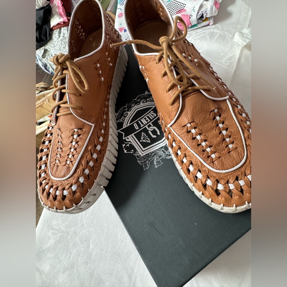 Silent D Brodies Sneaker Tan White combo - Picture 6 of 9
